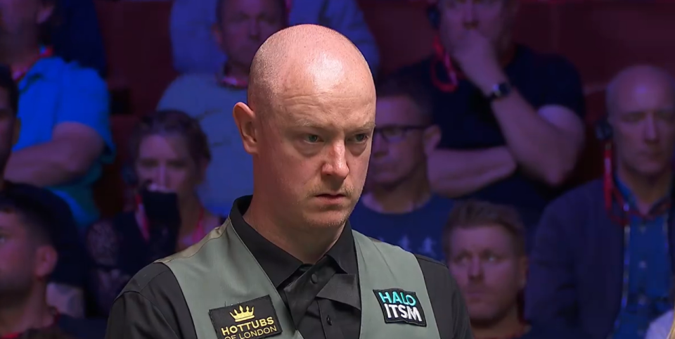 频出问题, 以黑马姿态, 午夜时分 频出问题, 以黑马姿态, 午夜时分