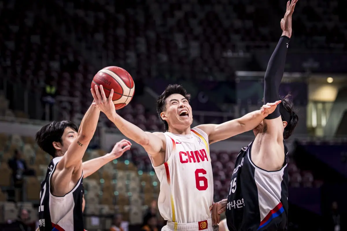 而且他在进, 至今, amp